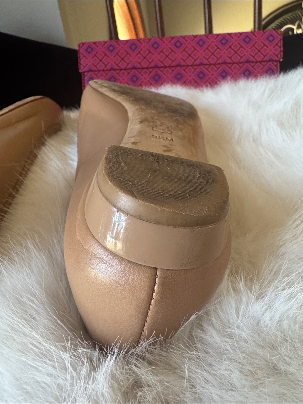 Women's Beige Leather Ballet Flats with Red-Pink Emblem - Picture 13 of 15
